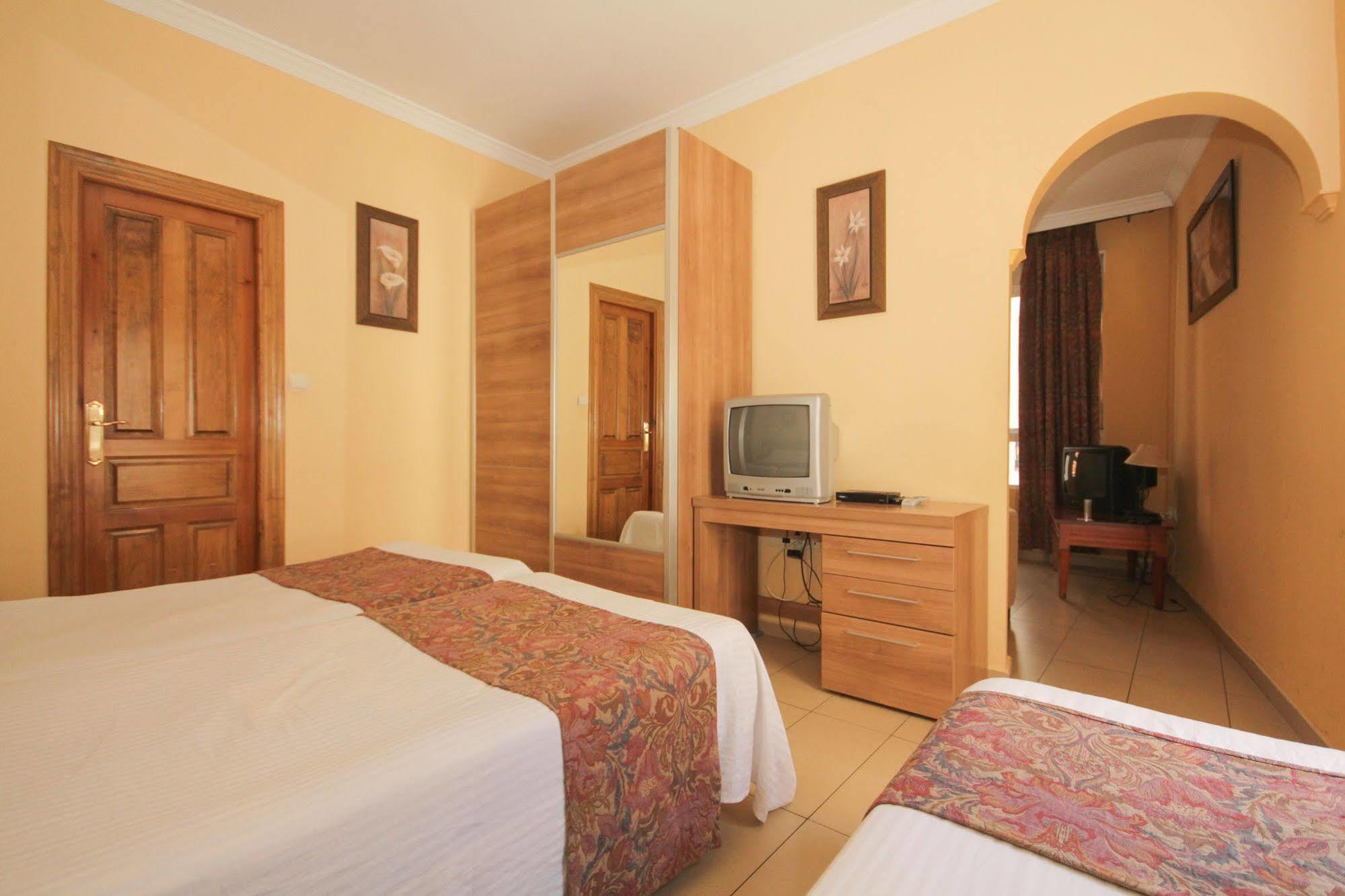 โฮสทอล คอสตา อซูล Hotel กรานาดา ภายนอก รูปภาพ